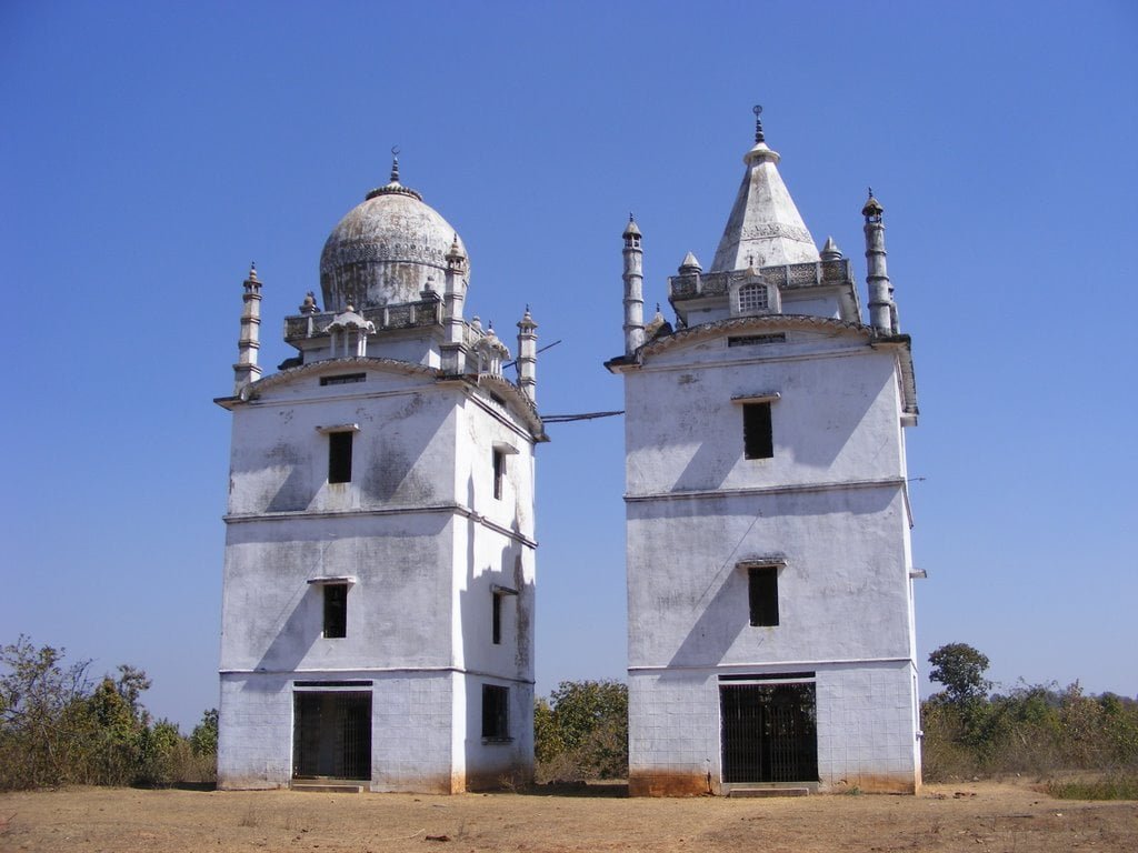 मेरे अल्लाह खतरे में तेरे भगवान खतरे में